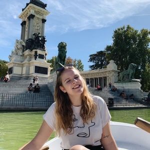 Meet your Posher, Natalia!